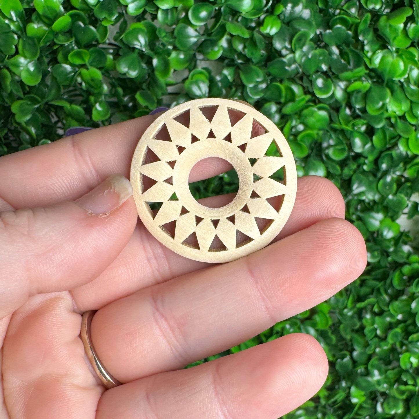 Wooden round sphere stands