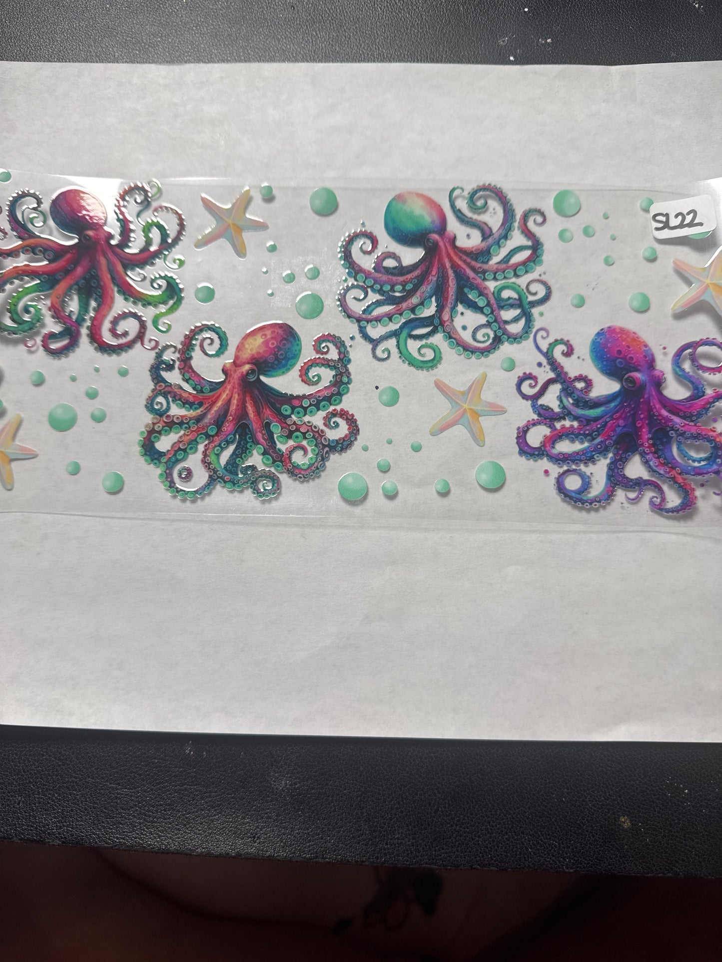 SL22 Octopus with starfish and bubbles