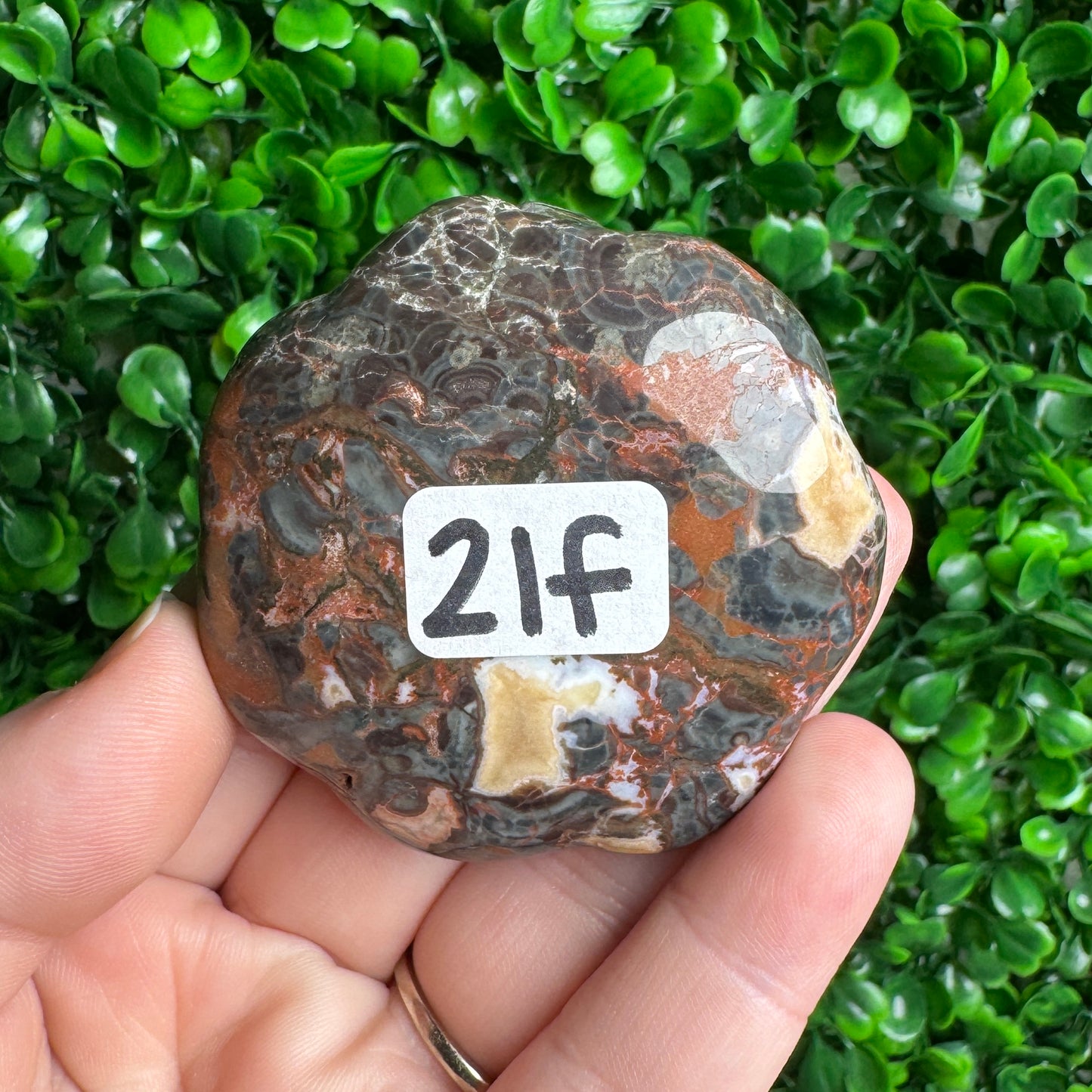 Money agate flower carving