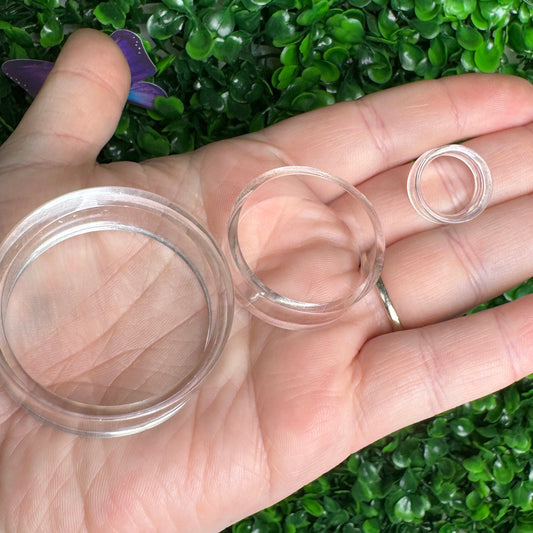 Acrylic sphere stands